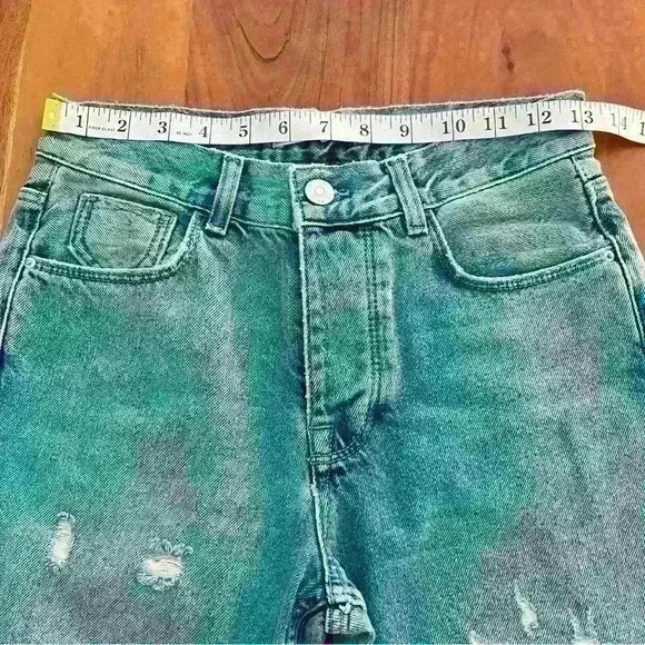 Zara Denim Jeans high waisted light washed Ripped with Frayed Tie dye white hem. - Picture 11 of 16